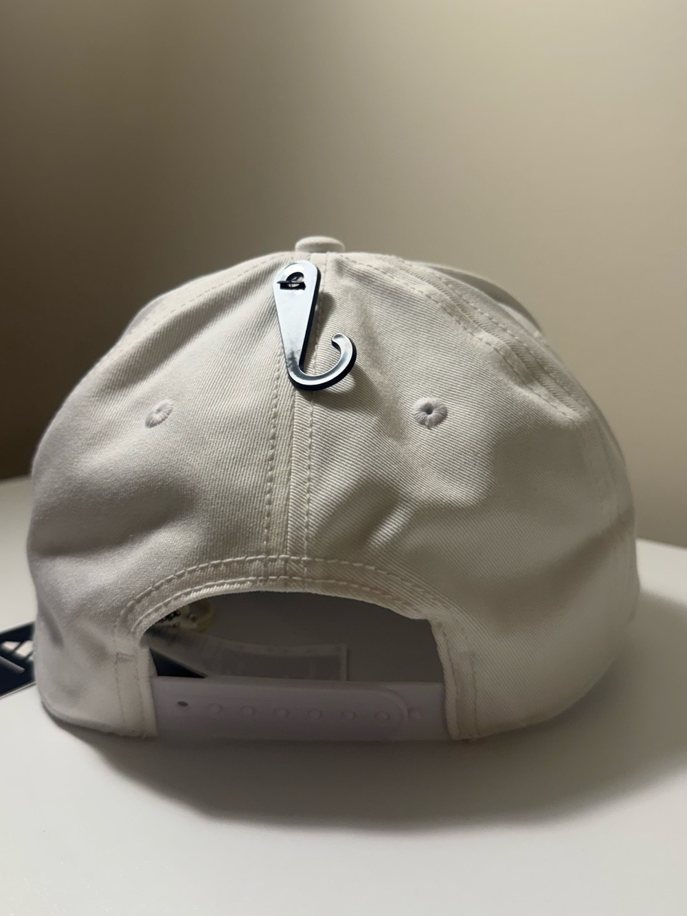 adidas White Baseball Cap with Gold Embroidered Logo - Picture 5 of 6